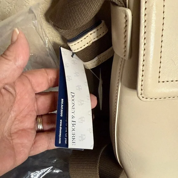 NWT DOONEY & BOURKE Florentine
Toscana Saddle Bag BONE Leather Purse Full Flap - Picture 6 of 7